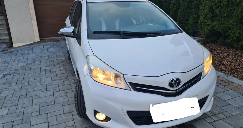 Toyota Yaris cena 36900 przebieg: 89600, rok produkcji 2017 z Kielce małe 92